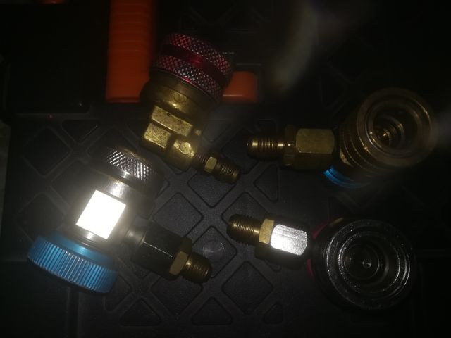 Válvulas recarga aire conexión manguera coche