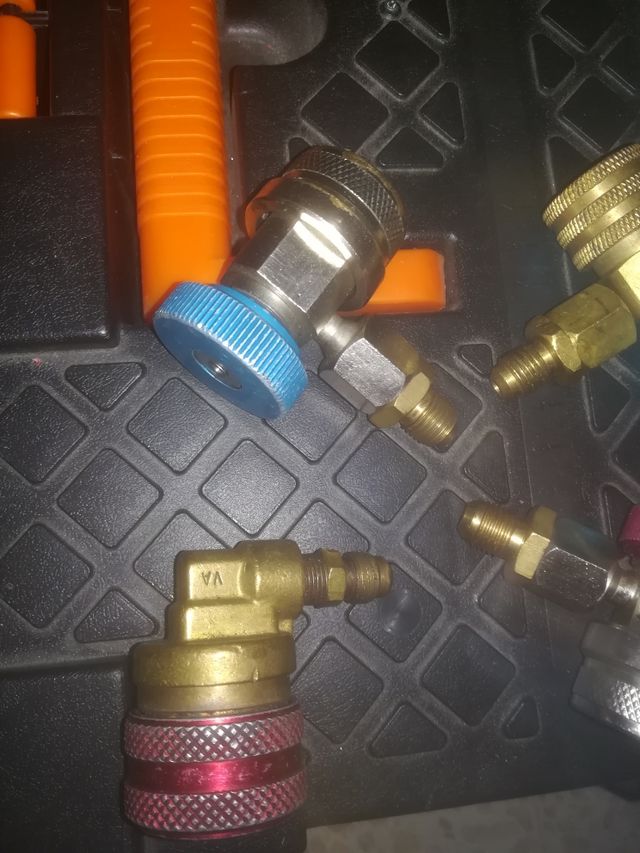 Válvulas recarga aire conexión manguera coche