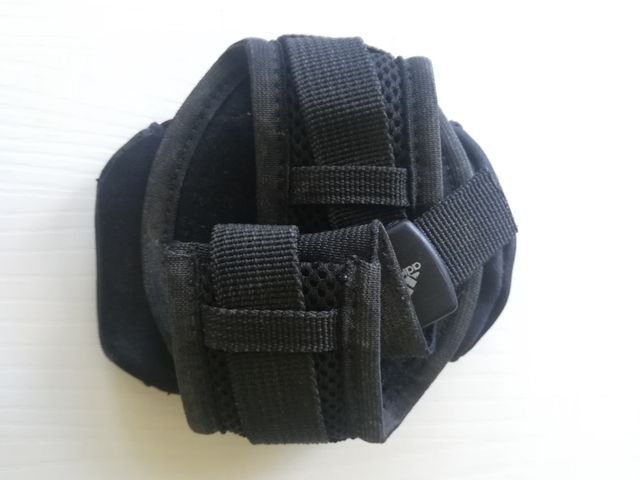 Brazalete deportivo para teléfono marca Adidas