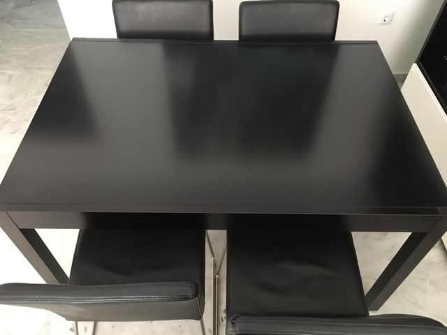 Mesa y sillas Bo Concept