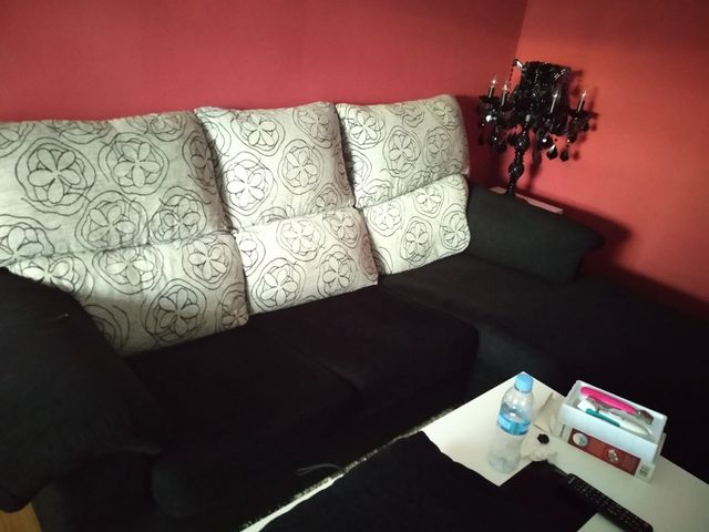 chaislon negra y gris