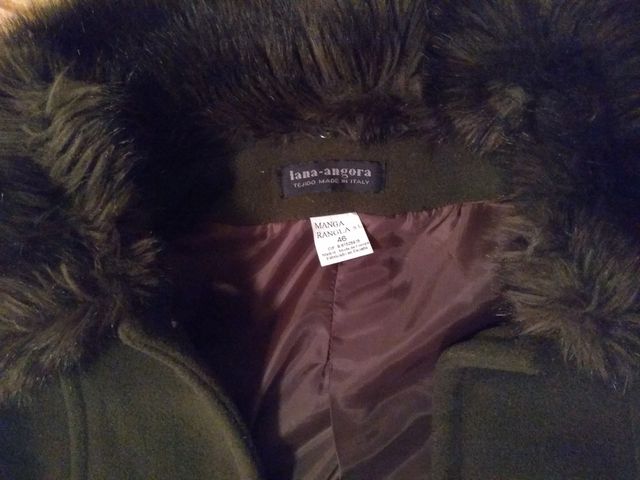 Abrigo de mujer verde muy elegante