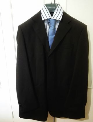 Traje hombre Springfield negro talla 50A de segunda mano por 30 EUR en  Móstoles en WALLAPOP