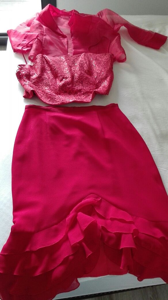 Vestido fiesta (chaqueta falda y corpiño)