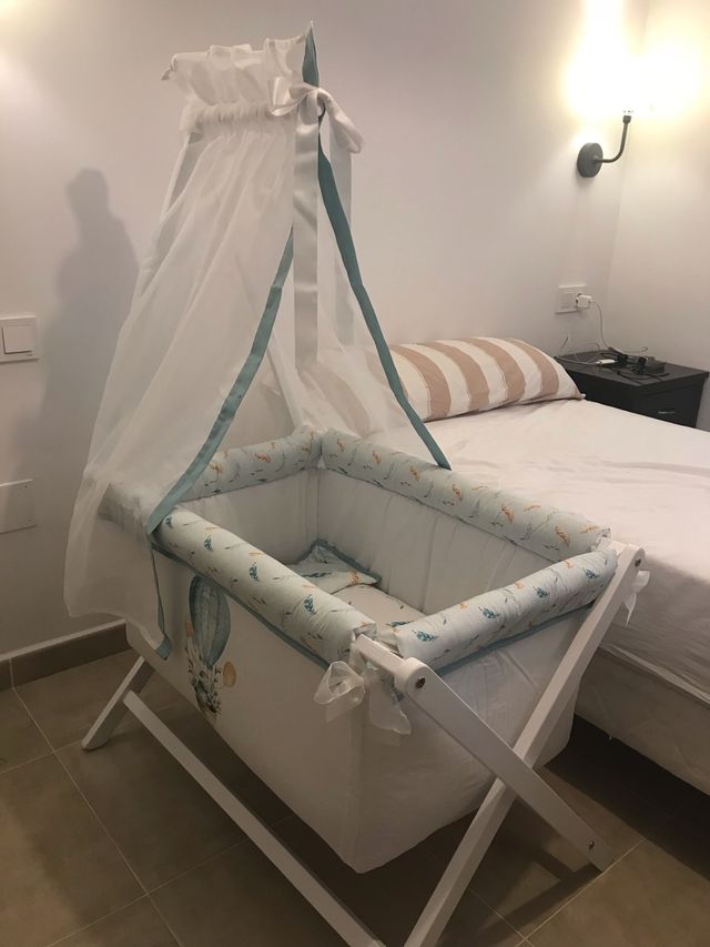 Lote Minicuna Naf Naf + colchon y ropa