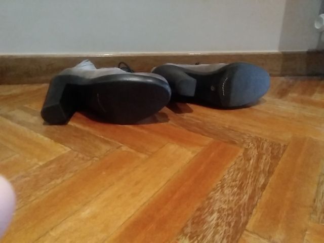 Botines tacón talla 38 PRECIO NEGOCIABLE