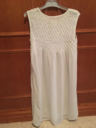 Vestido ibicenco blanco Mango de segunda mano por 20 EUR en Cáceres en  WALLAPOP
