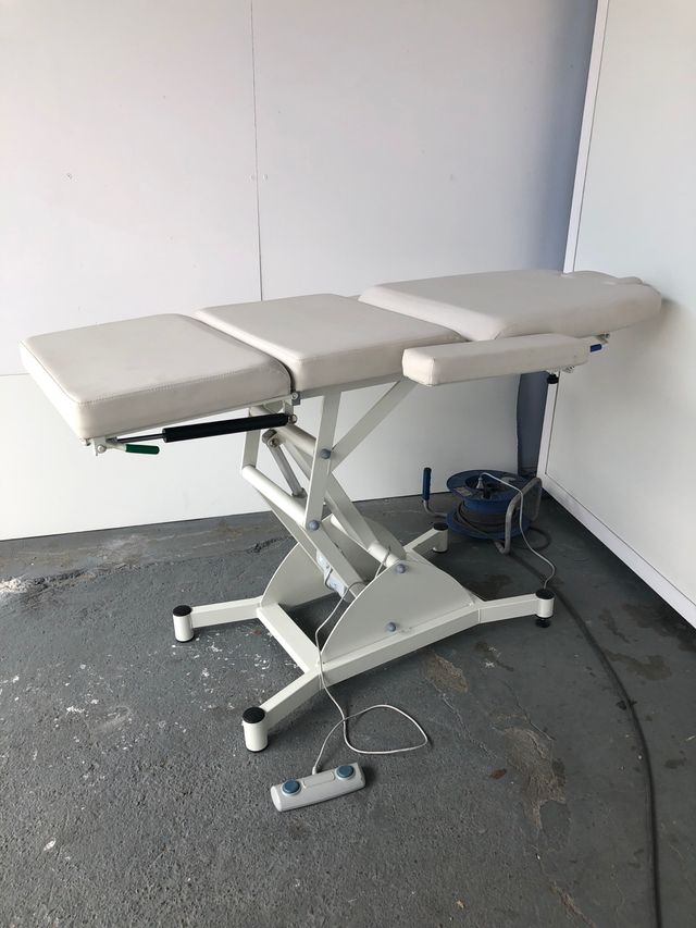 Sillon camilla estética y tratamiento electrico