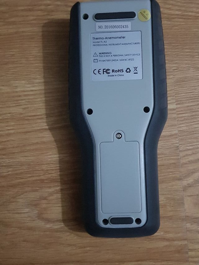 Dispositivo per misurare la velocità del vento