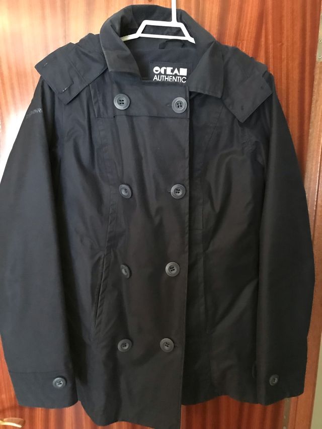 Anorak azul marino de Decathlon talla 36