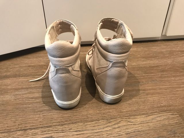 Zapatillas con tacón número 39