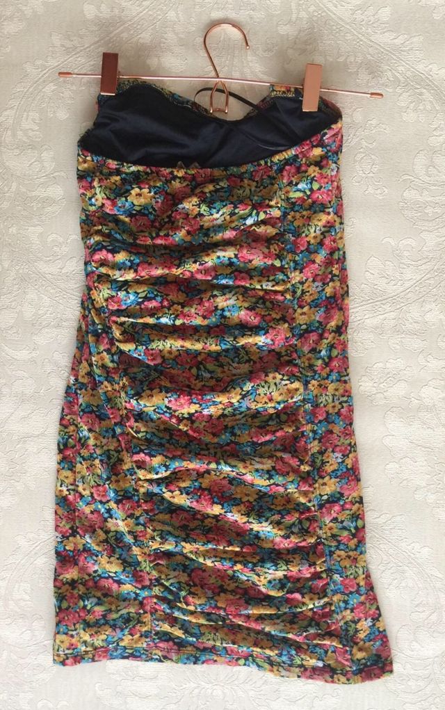 Vestido floreado palabra de honor