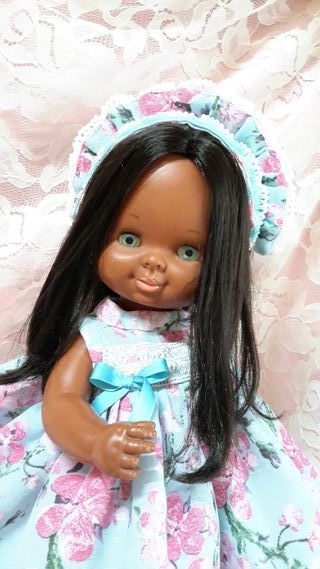 muñeca graciosa de famosa