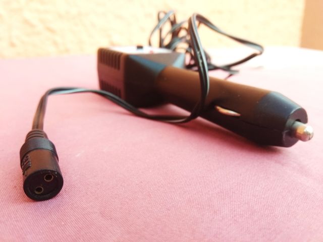 Cargador universal coche + 15 clavijas + fusible