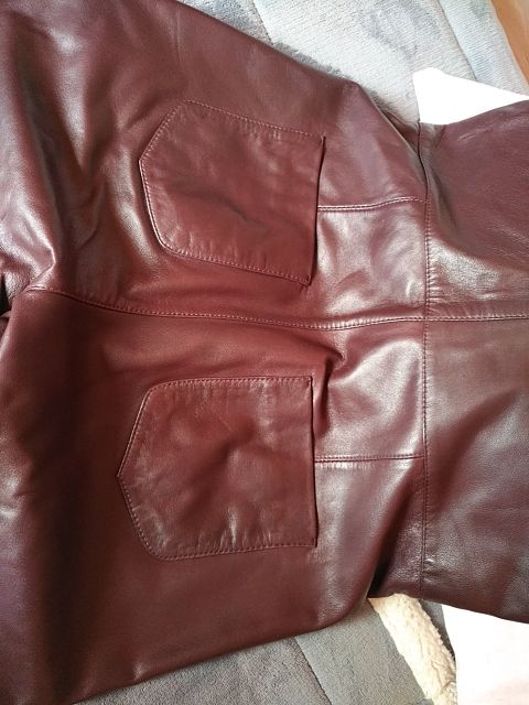 Peto nuevo de piel color burdeos Caramelo 40