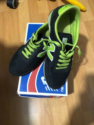new balance negras y verdes
