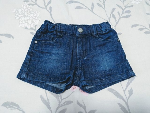 Lote short y dos camisetas niña T. 4-5