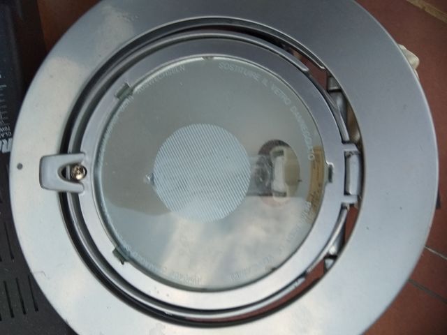 Focos italianos halogenos.