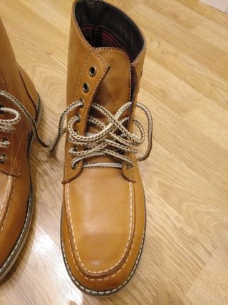 BOTAS PRIMARK HOMBRE MARRONES. de segunda mano por 7 EUR en Madrid en  WALLAPOP