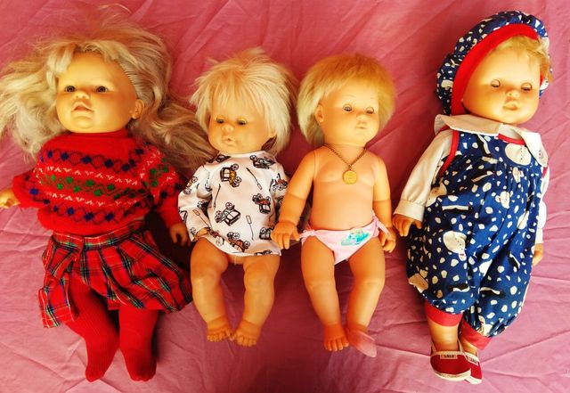 4 Nenucos antiguos + ropa y complementos