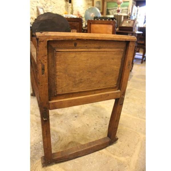 Antigua cuna artesanal de madera arte pastoril