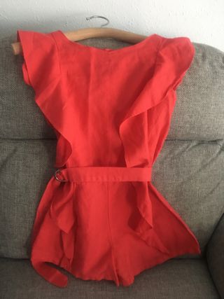 Mono lino rojo niña Zara y-11-12 completa de segunda mano por 12 EUR en  L\\'Hospitalet de Llobregat en WALLAPOP