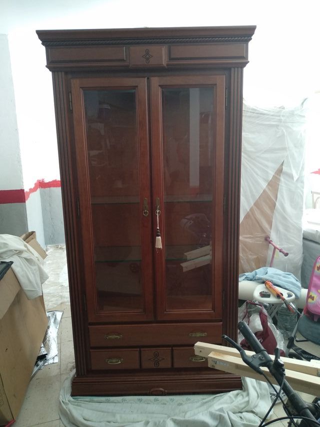 muebles salón madera maciza en perfecto estado.