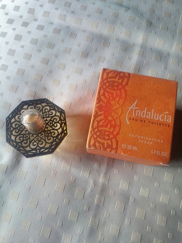 profumi vuoti con scatola