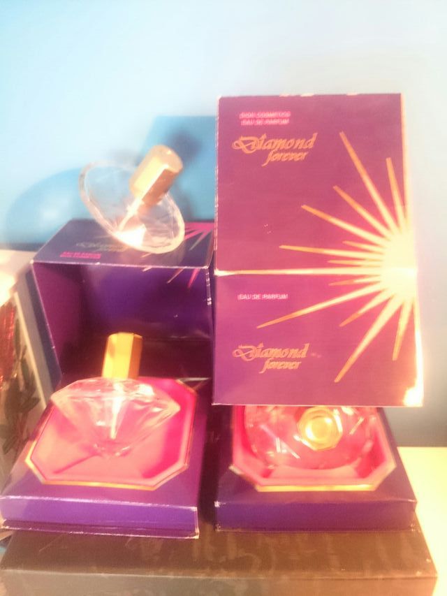 profumi vuoti con scatola