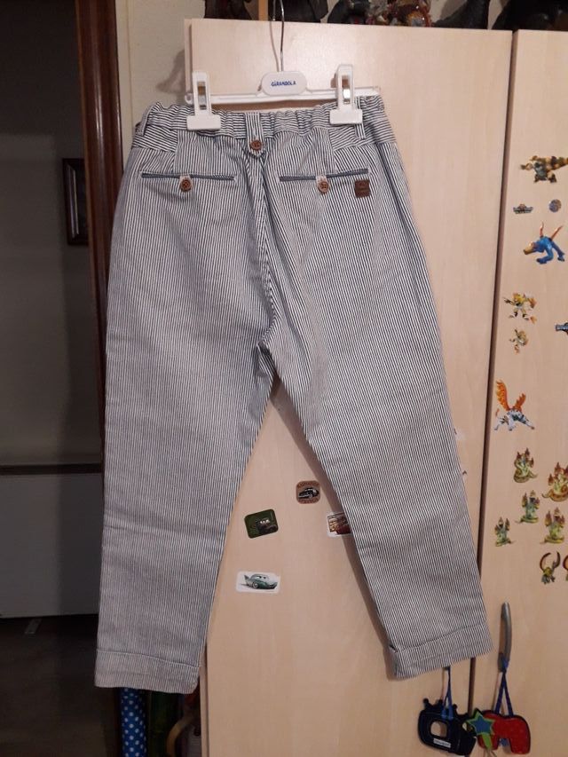 Pantalón rayas azul niño.De Zara...10,11, años.