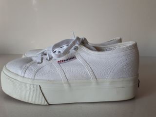 superga blancas con plataforma