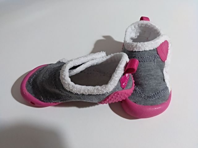 Zapatillas bebé invierno talla 22