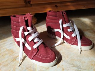 Vans botín mujer cuña interior granate de segunda mano por 30 EUR en  Biniali en WALLAPOP
