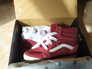 Vans botín mujer cuña interior granate de segunda mano por 30 EUR en  Biniali en WALLAPOP