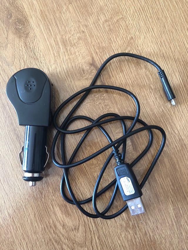 Cargador coche y cable usb