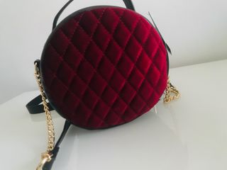 Bolso fiesta burdeos\\/granate negro tercioeplo de segunda mano por 12 EUR  en Vigo en WALLAPOP