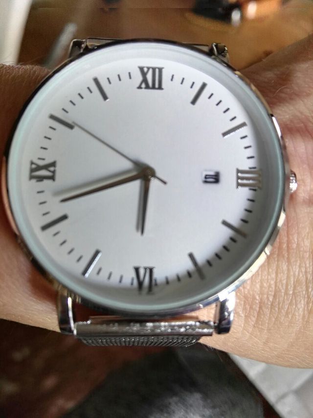 preciosos relojes nuevos blanco y negro 25€