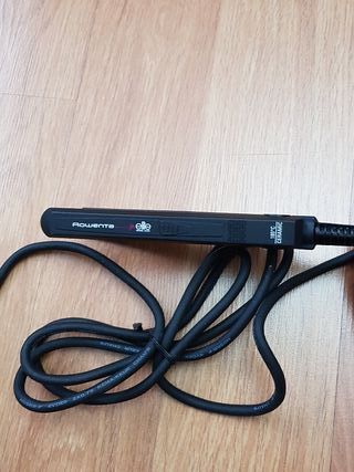 Mini plancha pelo de Rowenta de segunda mano por 20 EUR en Elche en WALLAPOP