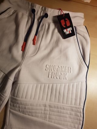 sneaker freak chandal