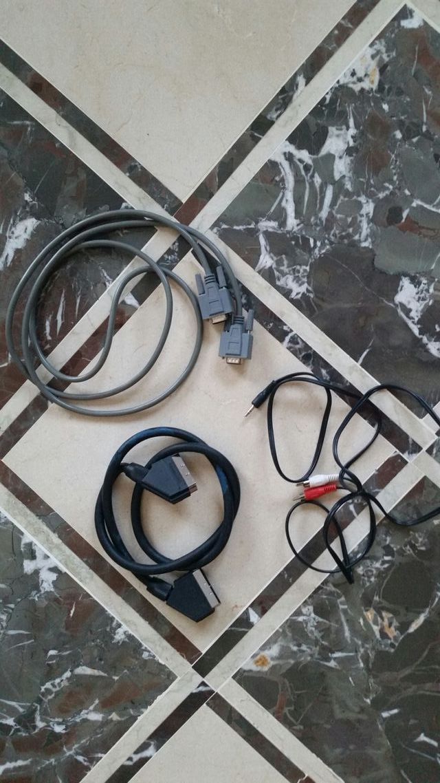Regalo Cables ordenador, euroconector y demás 