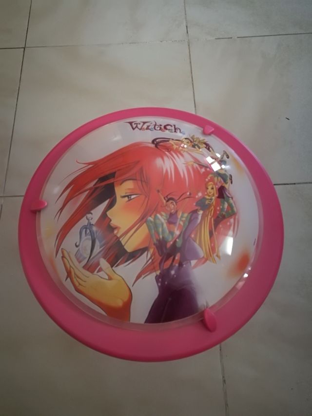 LÁMPARA DE HABITACIÓN JUVENIL...