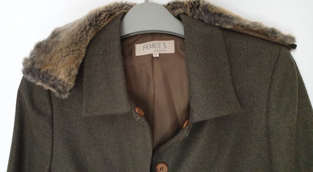 Chaquetilla, corta y entallada, mujer, cuello pelo