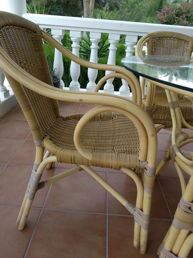 Mesa y sillas jardín cristal plástico bambú hogar de segunda mano por