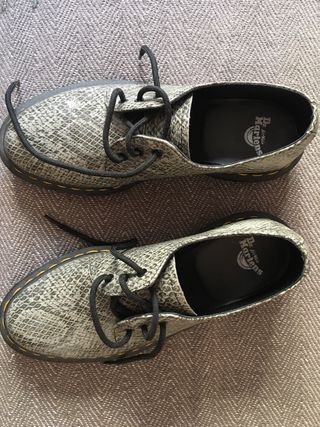 dr martens serpiente