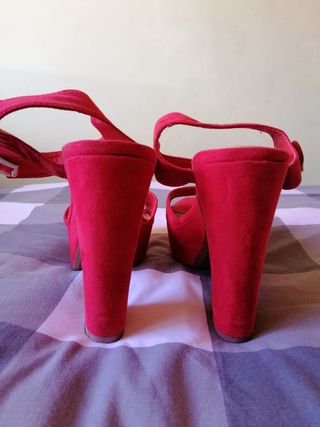 Zapatos rojos Marypaz de segunda mano por 10 EUR en Santiago de Compostela  en WALLAPOP