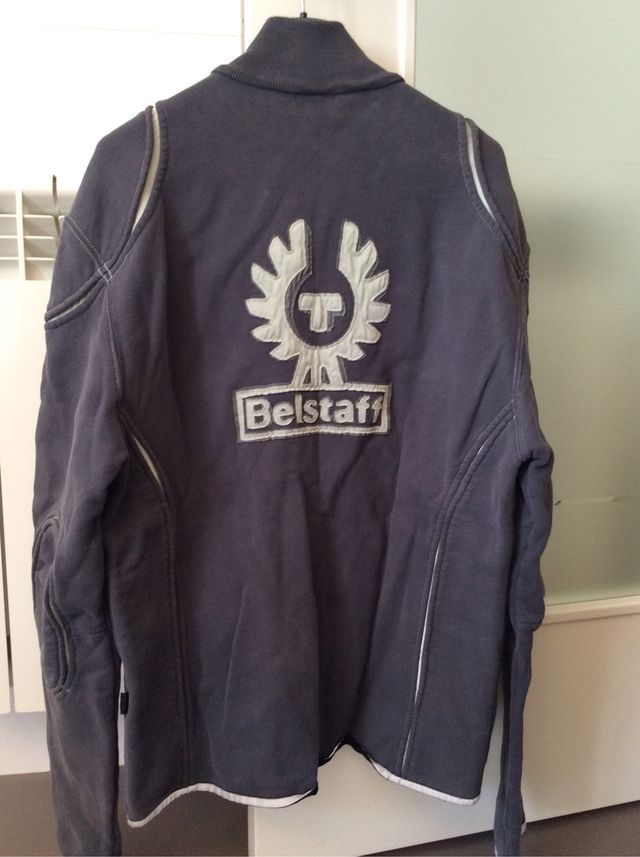 Abultar botella sabor dulce CHAQUETA POLAR MOTERA BELSTAFF CON LOGO EN ESPALDA de segunda mano por 50 € en Huesca en WALLAPOP Abultar botella sabor dulce CHAQUETA POLAR MOTERA BELSTAFF CON LOGO EN ESPALDA de segunda mano por 50 € en Huesca en WALLAPOP