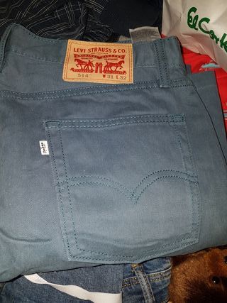 Pantalon de hombre levis 514 de segunda mano por 8 EUR en Barcelona en  WALLAPOP