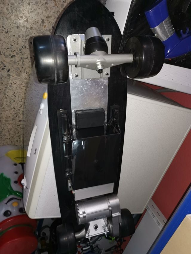 PATINETE ELÉCTRICO CON MANDO.