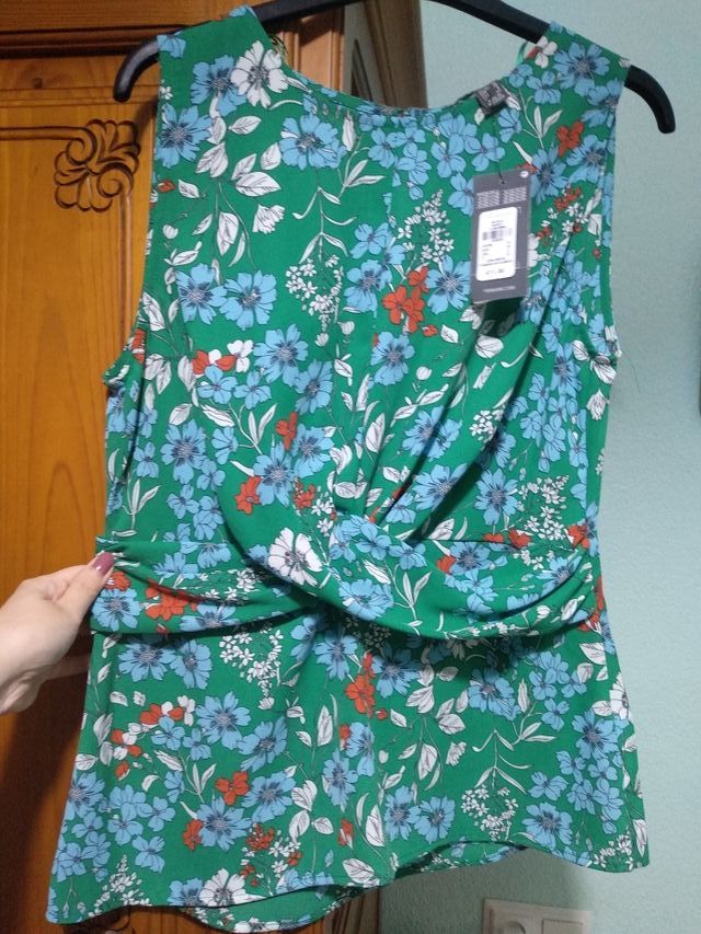 Blusa NUEVA con Etiqueta t38