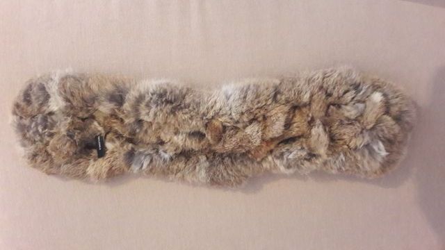 Cuello %100 de piel de conejo. SIN ESTRENAR.